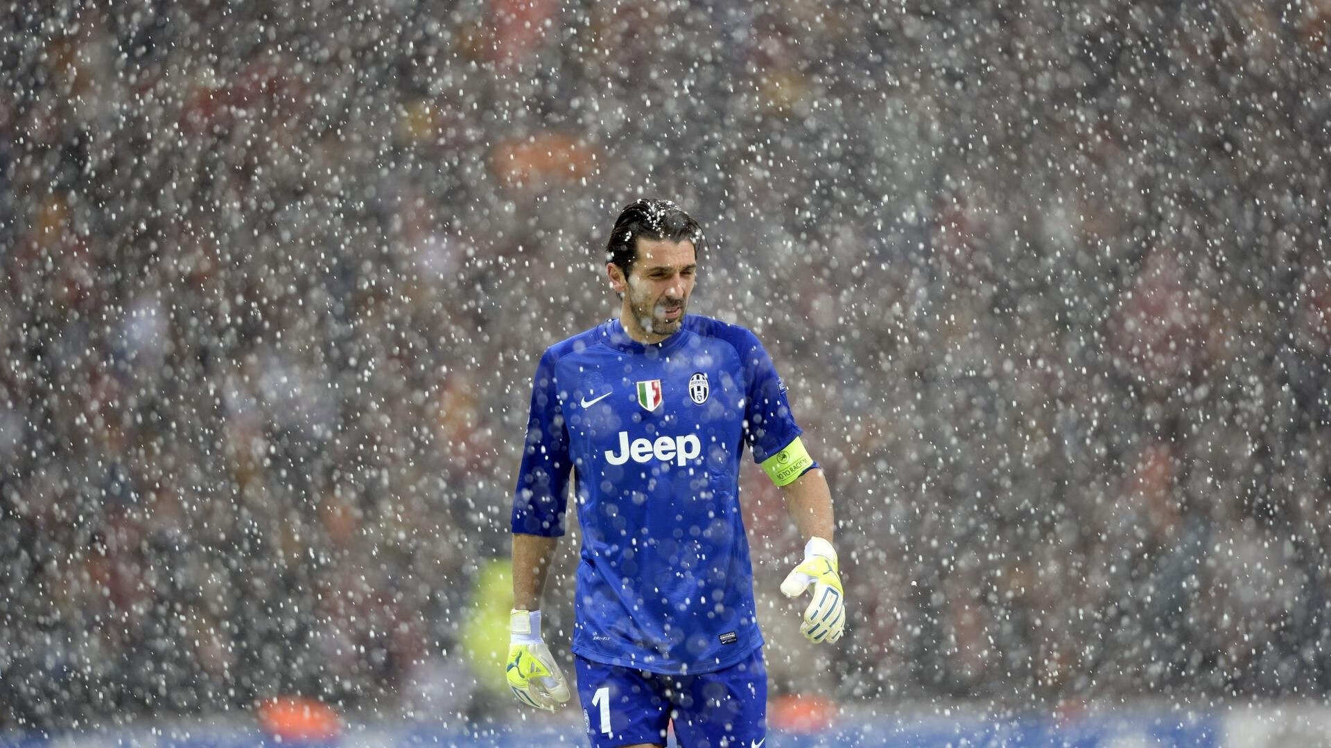 全国公开水域游泳赛长江赛段人气爆棚