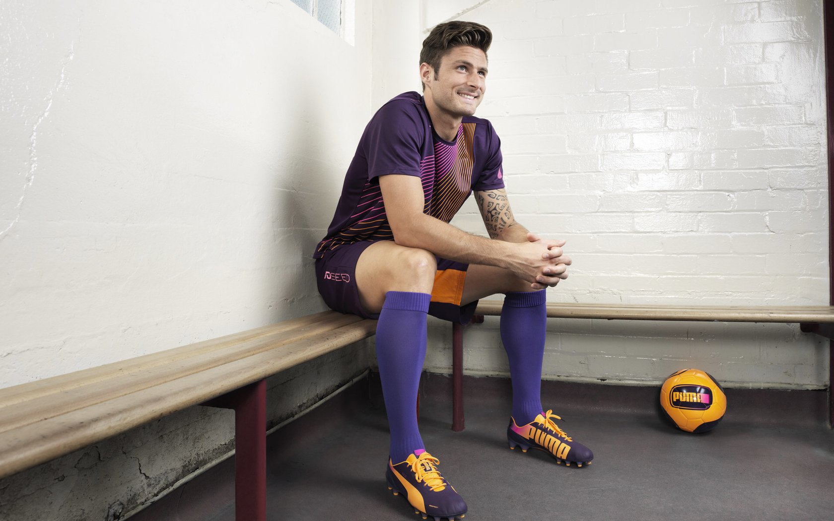 塔特成为橄榄球冠军锦标赛中最具观赏性球员之一，set hut橄榄球